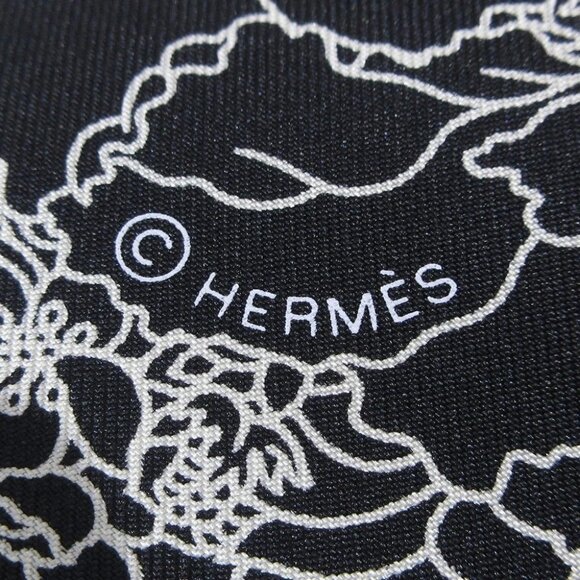 HERMES Carre 90 Black White Scarf - Picture 2 of 4